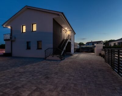 Beautiful fully equipped modern apartment Mirnessa II with a swimming pool  in a relaxing environment – Kornić Krk