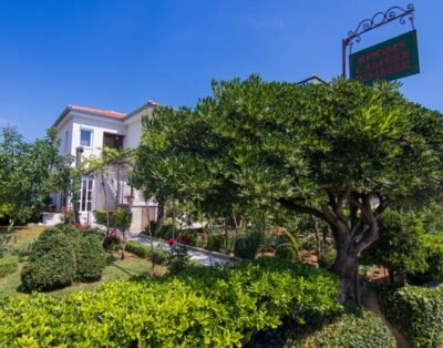 Beautiful, well equipped apartment Anamarija a few minutes walk from the old town and the beach Ježevac in Krk city